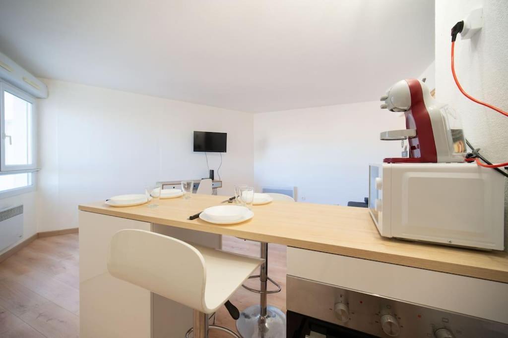 Fully Equipped Apartment 2 To 4 People St Charles Marseille Eksteriør bilde